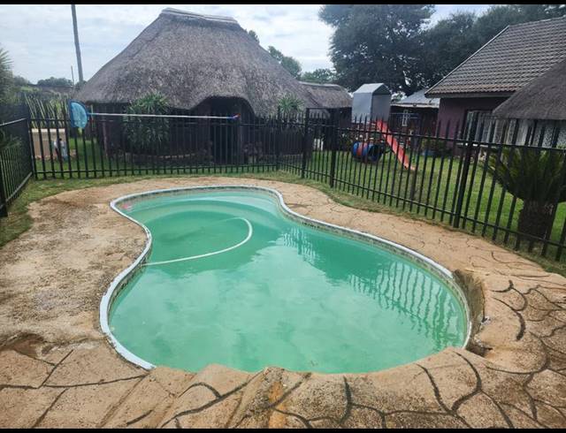 3 BEDROOM HOUSE FOR SALE IN MIDDELVLEI AH